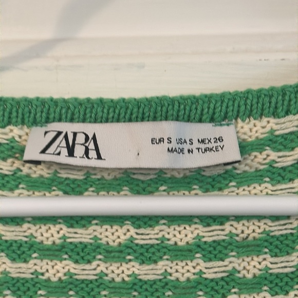 Women’s Zara Green & White Crochet Cropped Lace Up Top Sweater Size Small - Picture 5 of 9